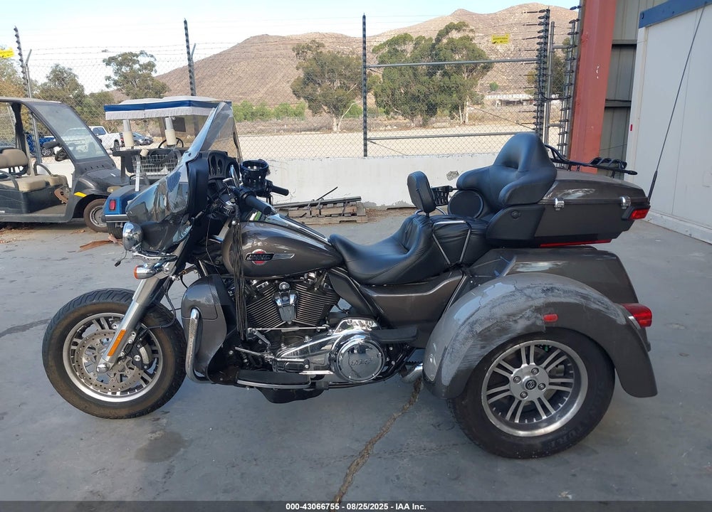 2023 HARLEY-DAVIDSON FLHTCUTG VIN: 1HD1MAF27PB851393