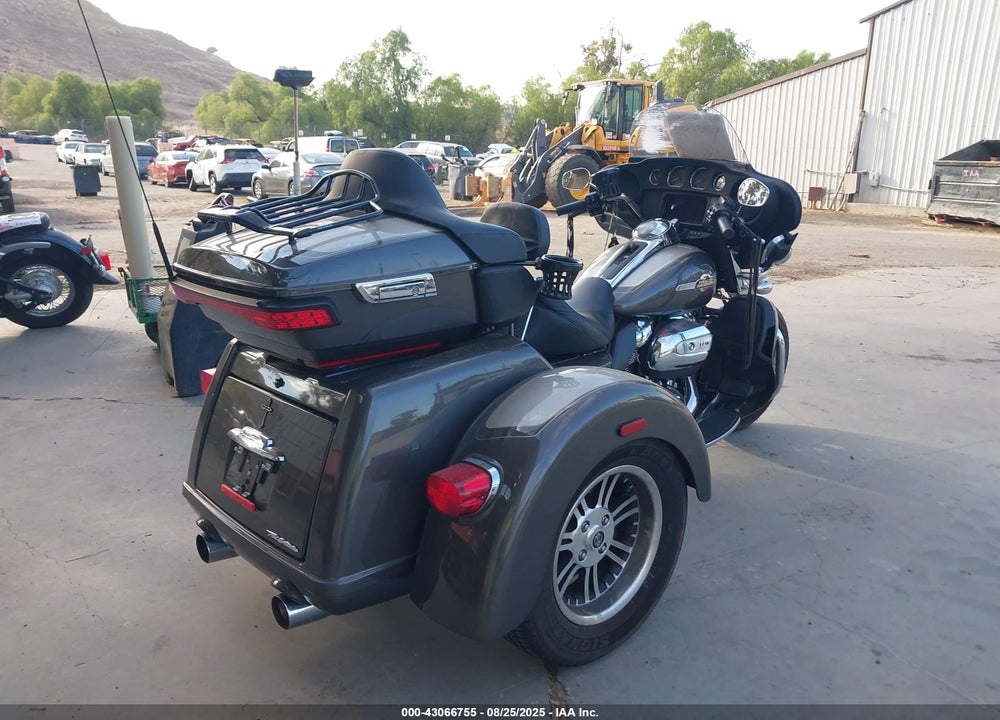 2023 HARLEY-DAVIDSON FLHTCUTG VIN: 1HD1MAF27PB851393