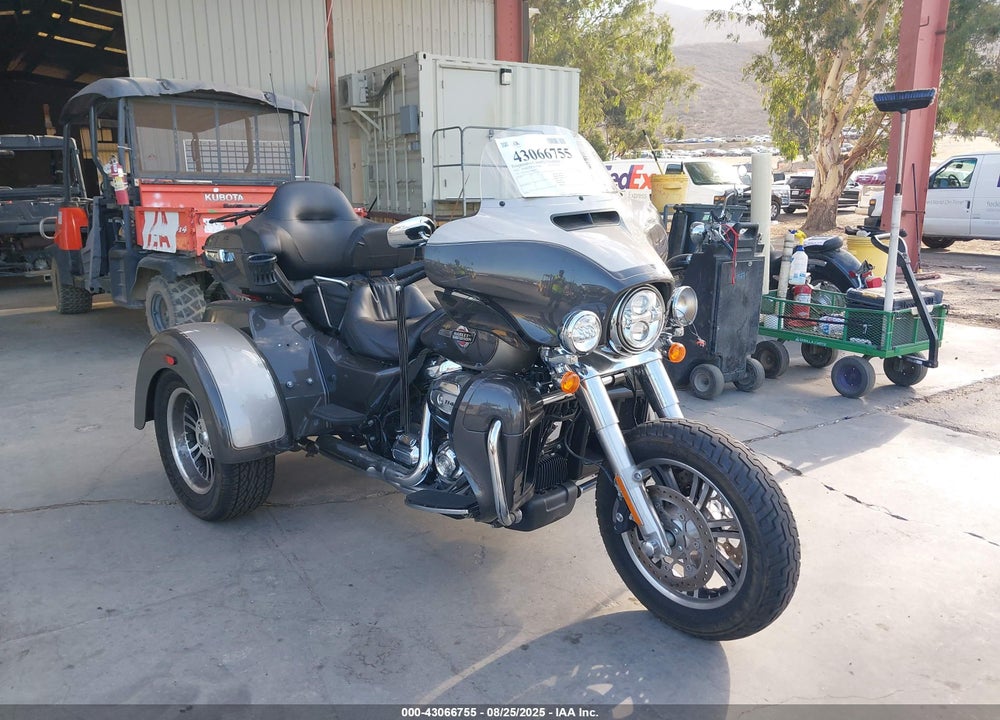 2023 HARLEY-DAVIDSON FLHTCUTG VIN: 1HD1MAF27PB851393