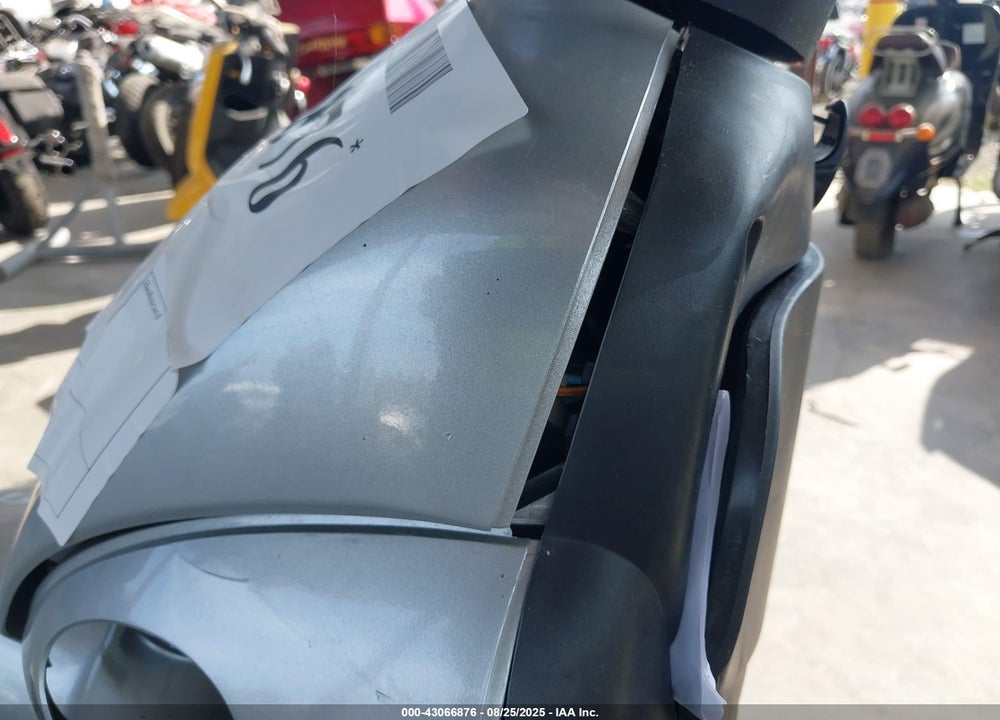 2009 KYMCO USA INC PEOPLE 150 VIN: RFBB2J1009B252052