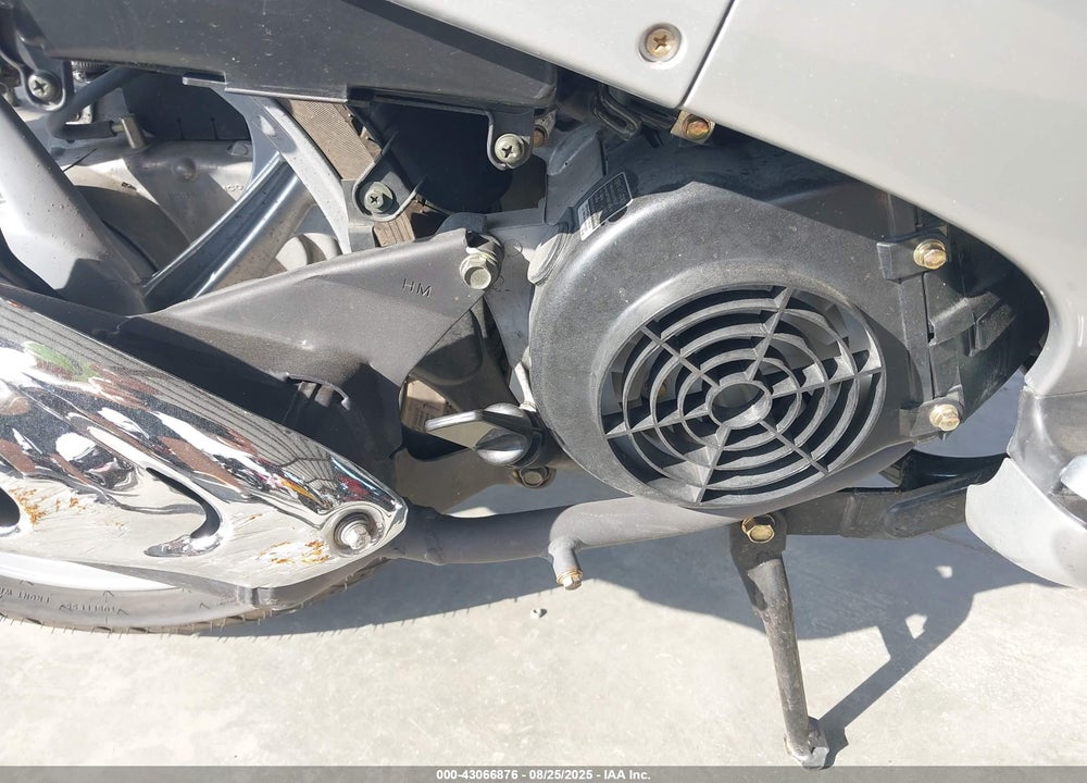2009 KYMCO USA INC PEOPLE 150 VIN: RFBB2J1009B252052