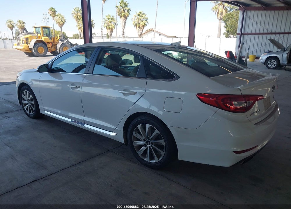 2015 HYUNDAI SONATA VIN: 5NPE34AF8FH228623
