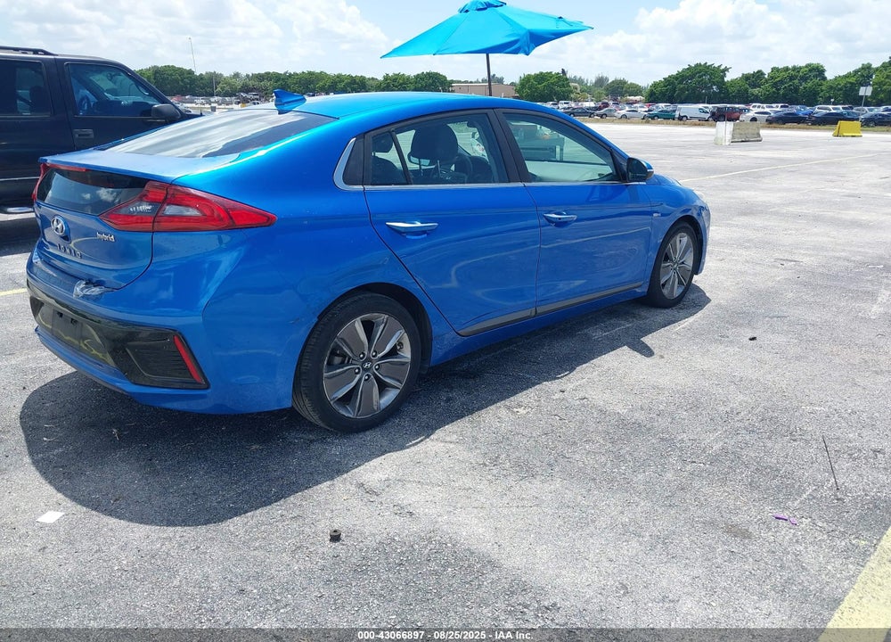 2017 HYUNDAI IONIQ HYBRID VIN: KMHC85LC5HU027669