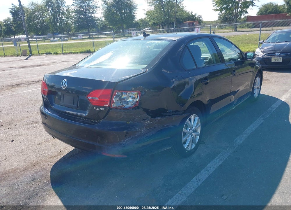 2011 VOLKSWAGEN JETTA 2.5L SE VIN: 3VWDZ7AJ5BM369747