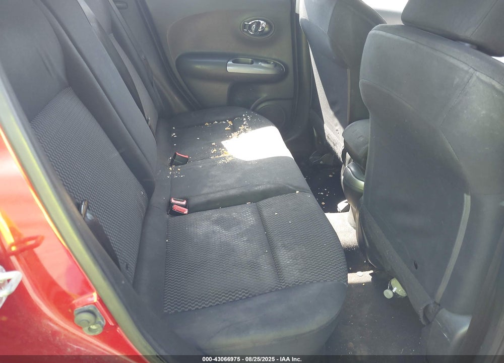 2015 NISSAN JUKE VIN: JN8AF5MV6FT564236