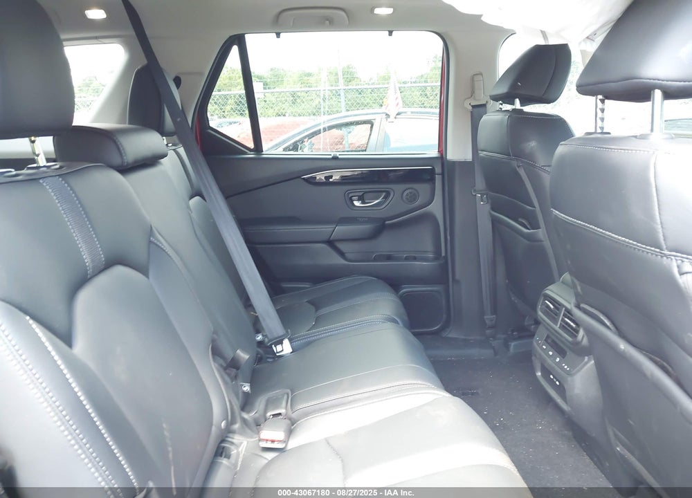 2025 HONDA PILOT VIN: 5FNYG1H74SB105683