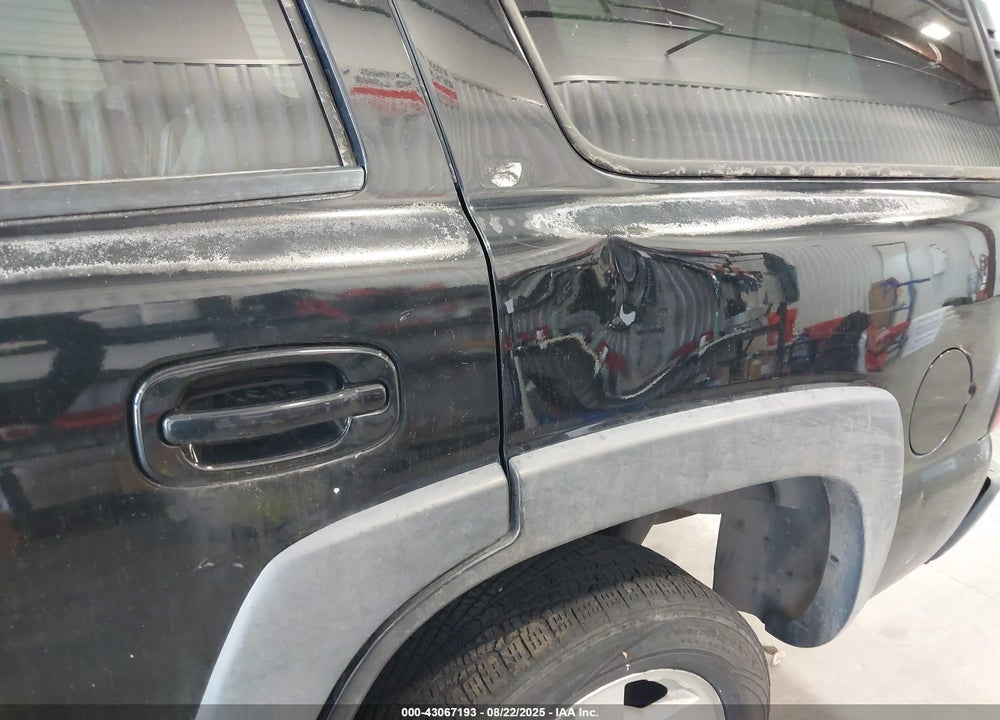 2005 CHEVROLET TAHOE LT VIN: 1GNEK13TX5J159564