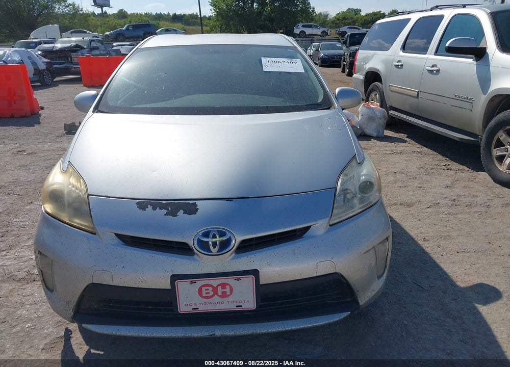 2013 TOYOTA PRIUS TWO VIN: JTDKN3DU8D5560804