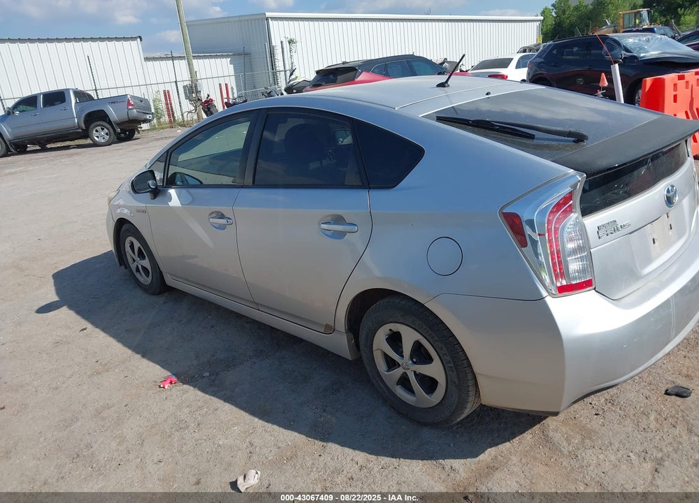 2013 TOYOTA PRIUS TWO VIN: JTDKN3DU8D5560804