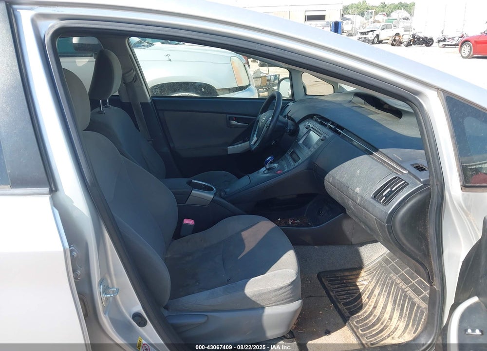 2013 TOYOTA PRIUS TWO VIN: JTDKN3DU8D5560804