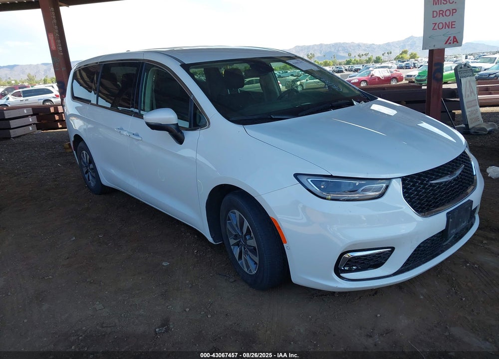 2023 CHRYSLER PACIFICA HYBRID TOURING L VIN: 2C4RC1L70PR584090