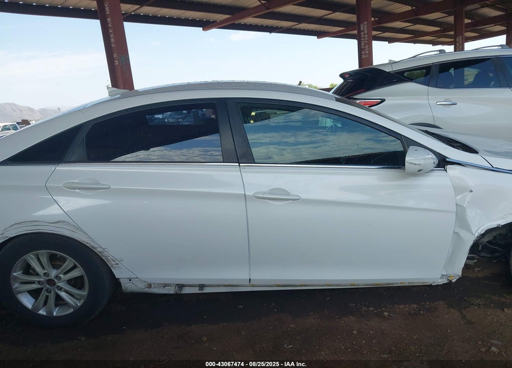 2014 HYUNDAI SONATA VIN: 5NPEB4AC2EH855227