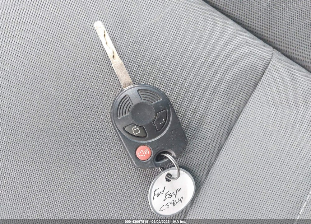 2015 FORD ESCAPE VIN: 1FMCU0GX2FUC59641