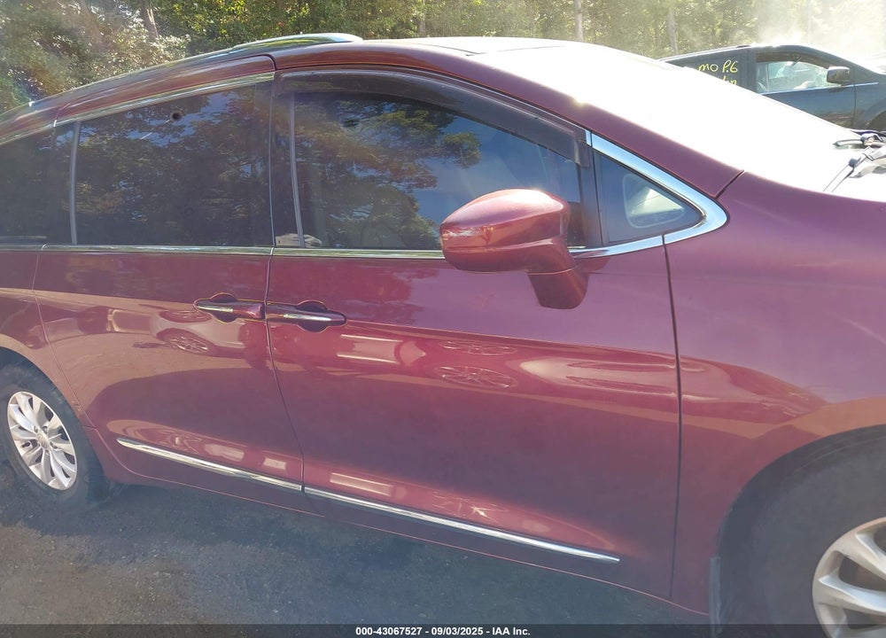 2018 CHRYSLER PACIFICA VIN: 2C4RC1EGXJR104142
