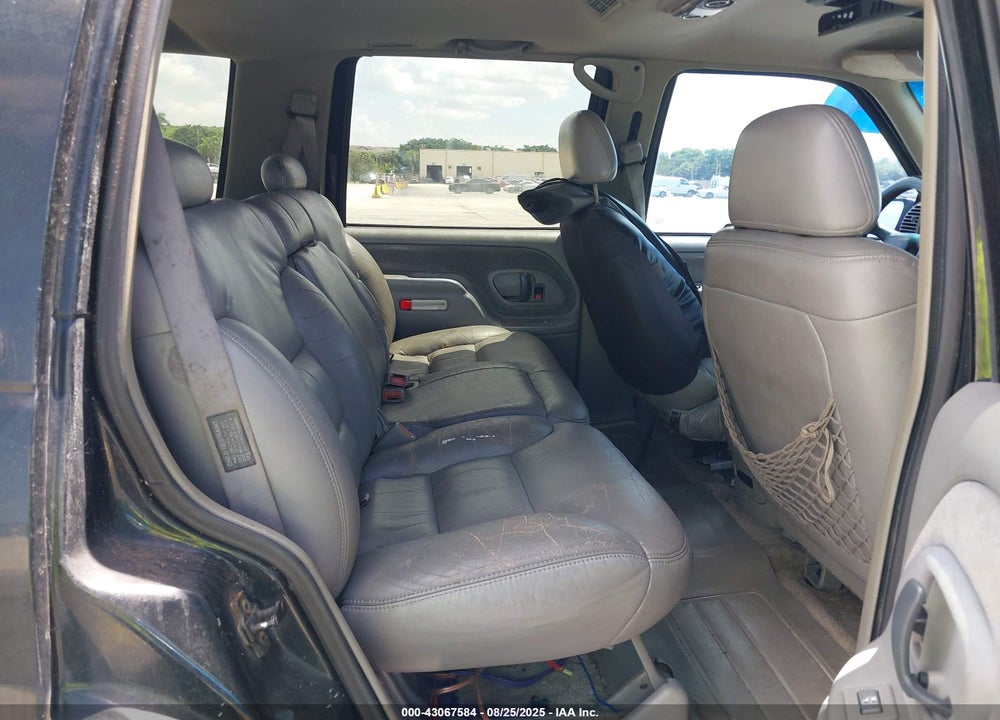 1998 CHEVROLET TAHOE LS VIN: 1GNEK13R4WR110917
