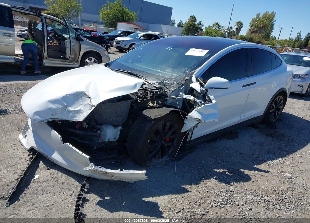 2016 TESLA MODEL X 75D/P100D/P90D VIN: 5YJXCBE46GF018172