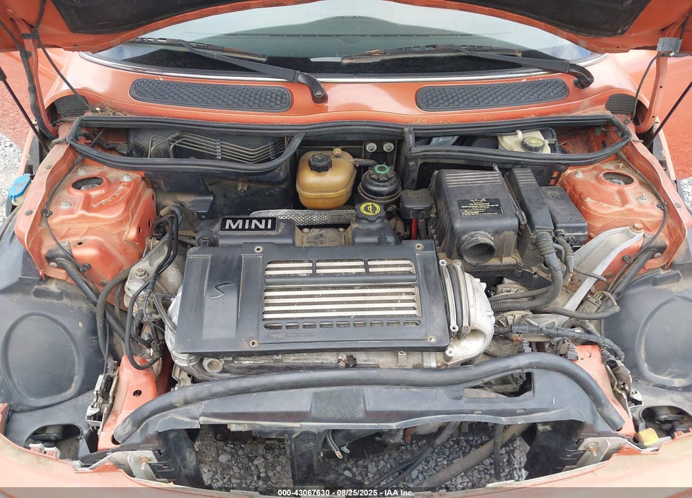 2006 MINI COOPER S VIN: WMWRH33516TF85980