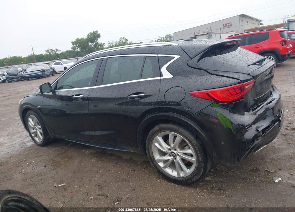 2017 INFINITI QX30 VIN: SJKCH5CP8HA031348