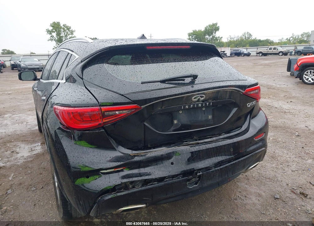 2017 INFINITI QX30 VIN: SJKCH5CP8HA031348