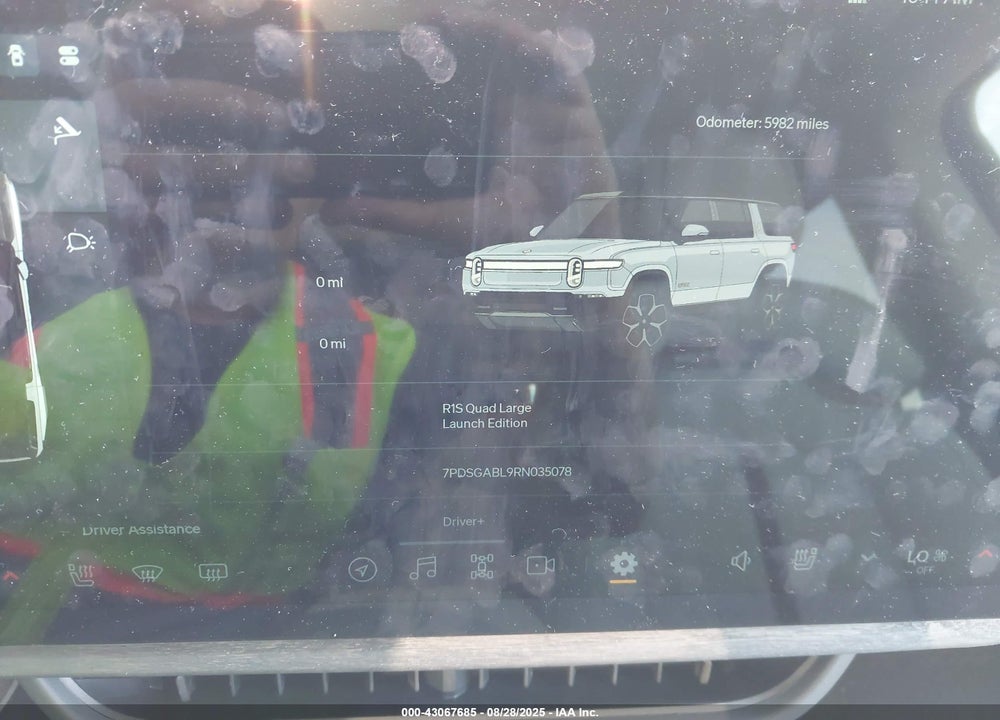 2024 RIVIAN R1S LAUNCH EDITION QUAD MOTOR LARGE PACK VIN: 7PDSGABL9RN035078