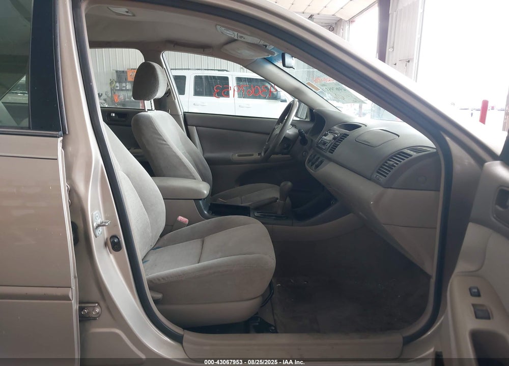 2004 TOYOTA CAMRY LE VIN: 4T1BE32K04U930954