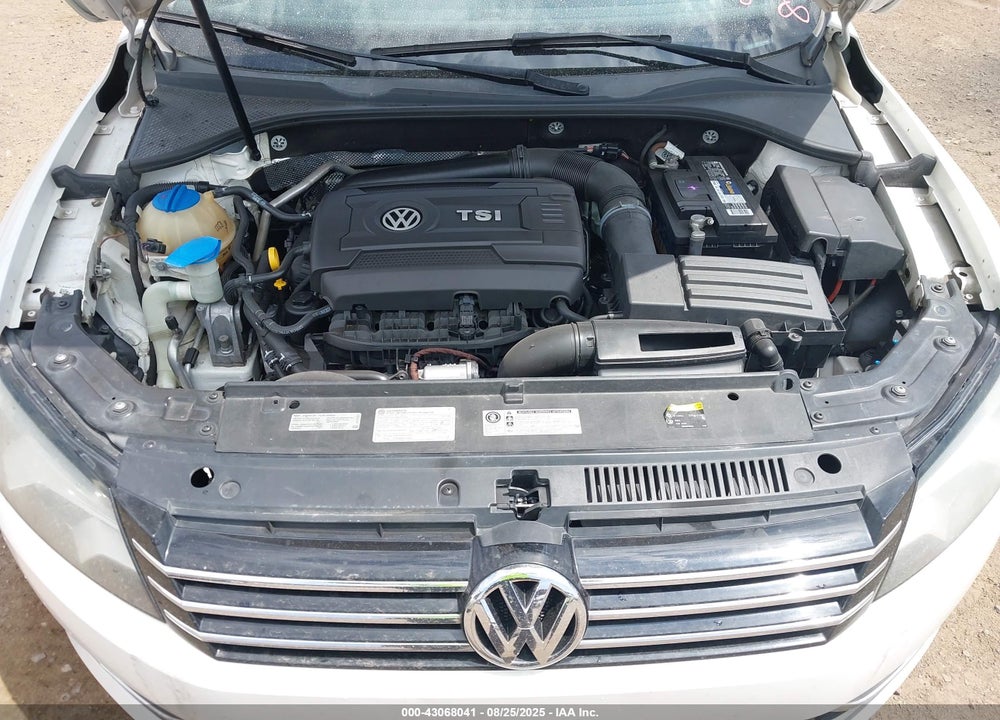 2015 VOLKSWAGEN PASSAT VIN: 1VWAT7A32FC024107