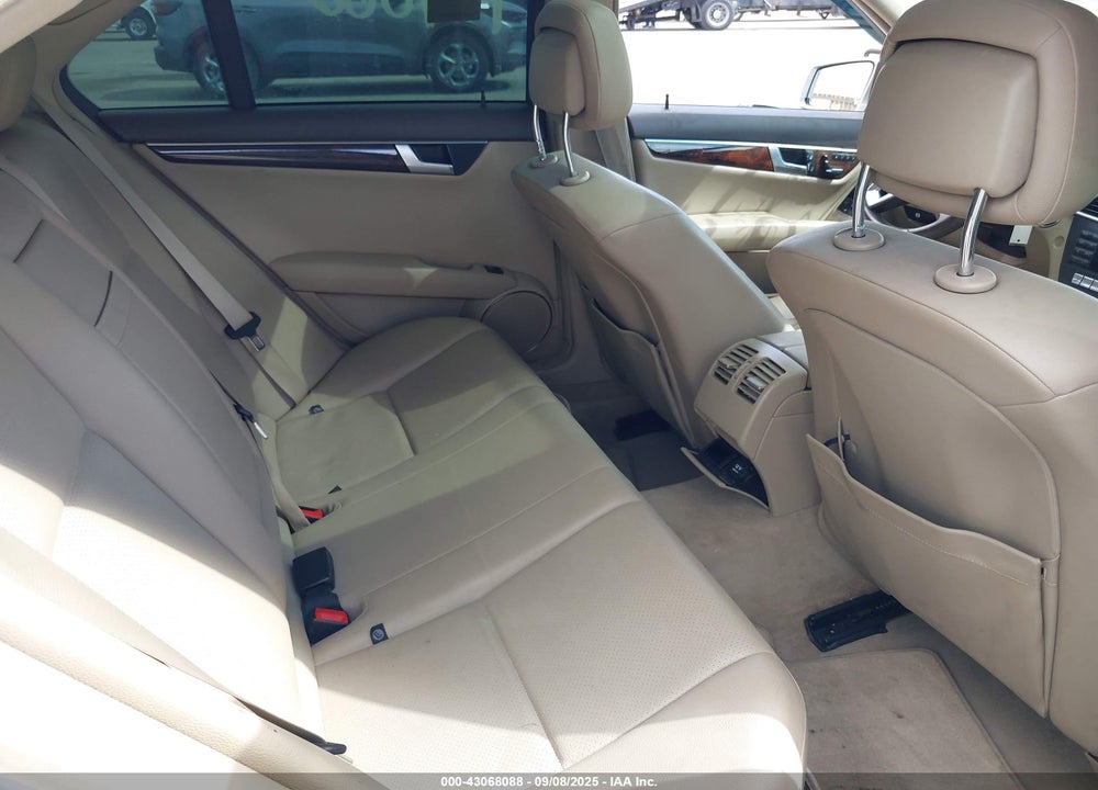 2013 MERCEDES-BENZ C CLASS VIN: WDDGF8AB2DG146219