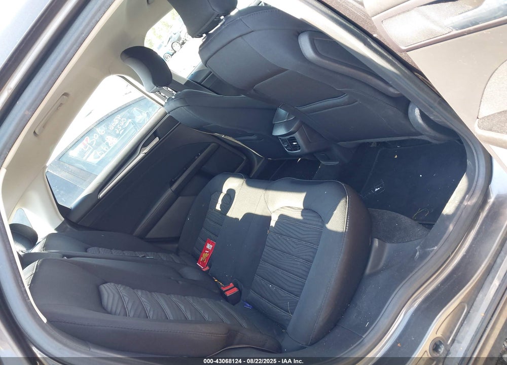 2016 FORD FUSION VIN: 1FA6P0H72G5112020