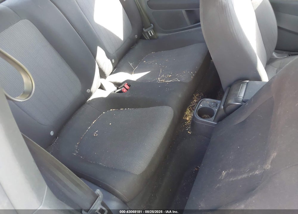 2014 VOLKSWAGEN BEETLE VIN: 3VWFP7AT9EM620578