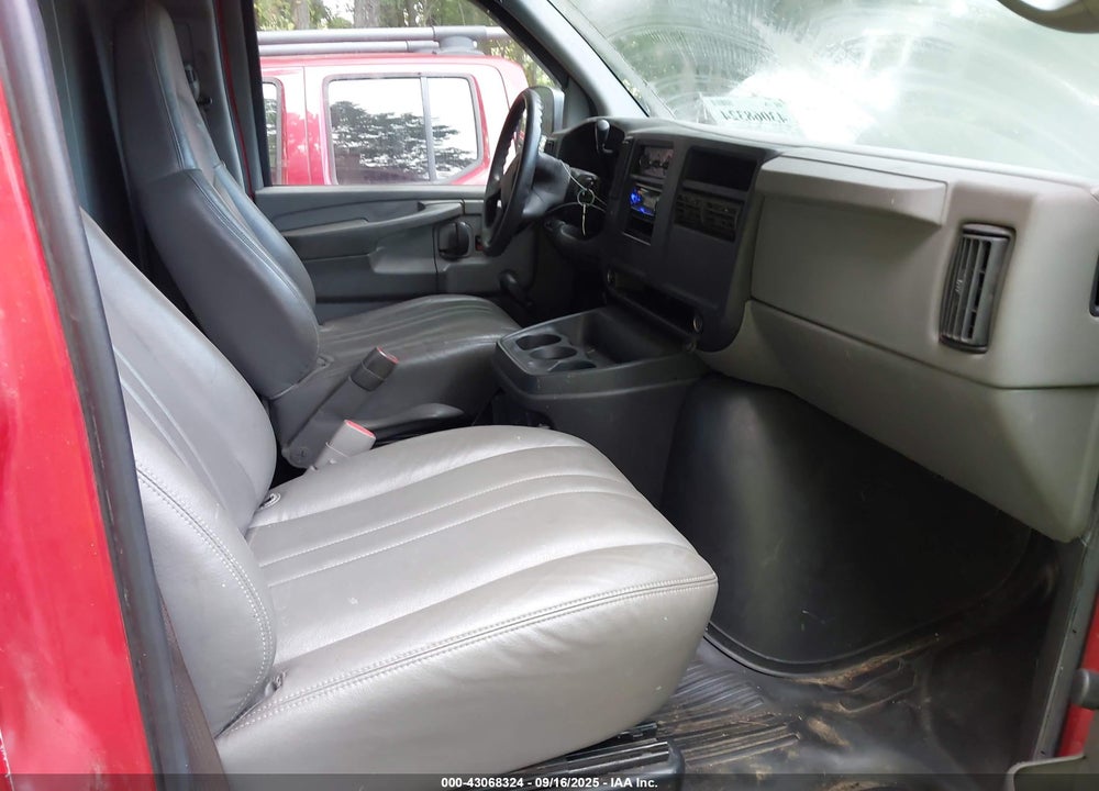 2006 CHEVROLET EXPRESS WORK VAN VIN: 1GCHG352161161132