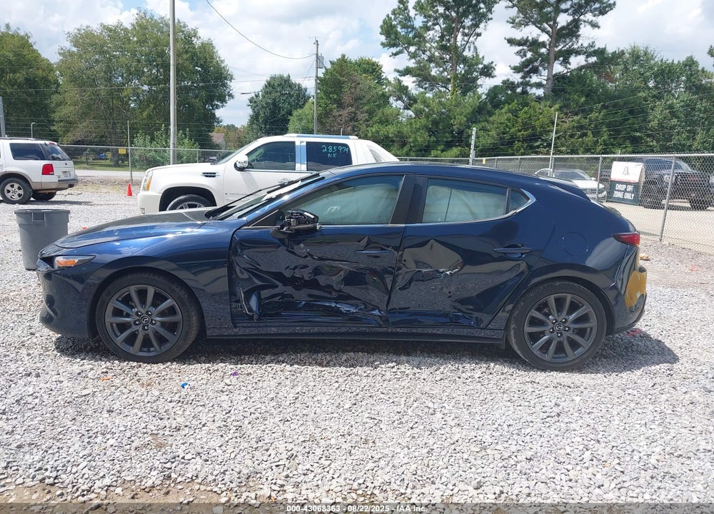 2021 MAZDA 3 SELECT VIN: JM1BPAKL7M1336990
