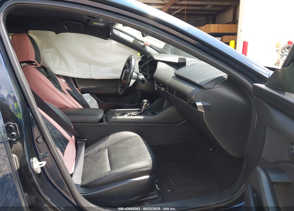 2021 MAZDA 3 SELECT VIN: JM1BPAKL7M1336990