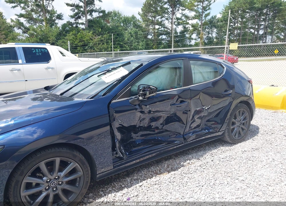 2021 MAZDA 3 SELECT VIN: JM1BPAKL7M1336990