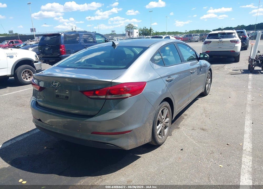 2018 HYUNDAI ELANTRA VIN: KMHD84LF3JU585387