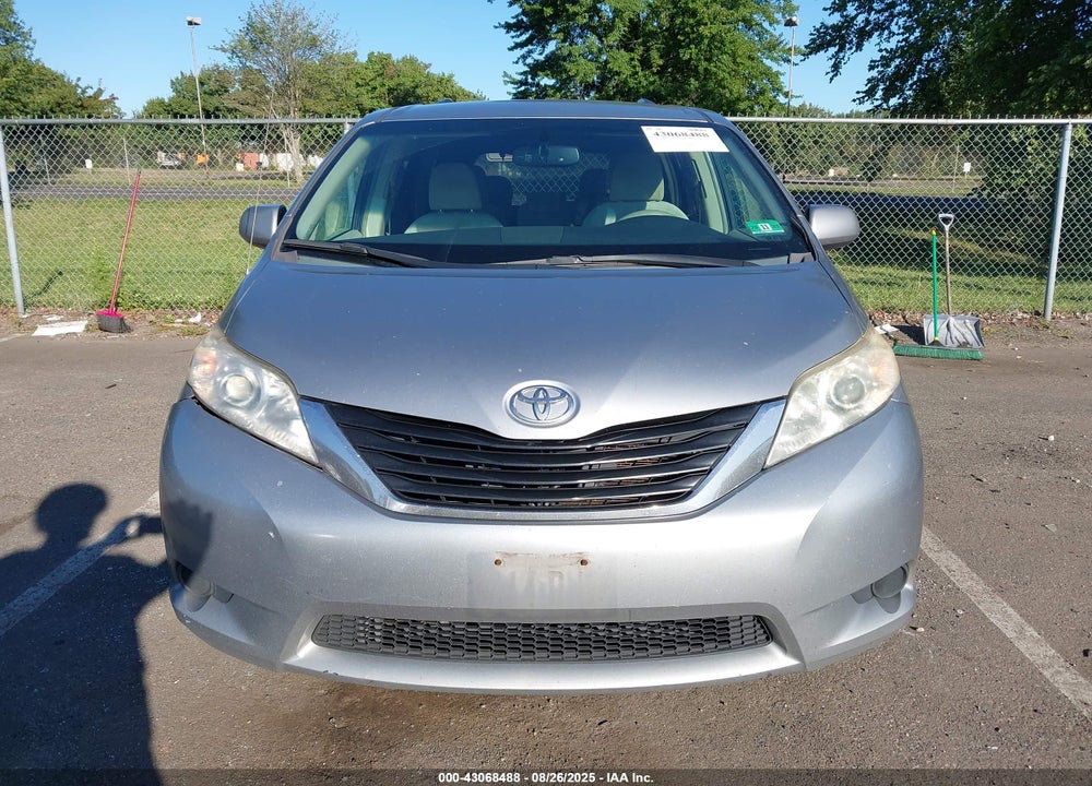 2011 TOYOTA SIENNA LE V6 VIN: 5TDKK3DC2BS090700
