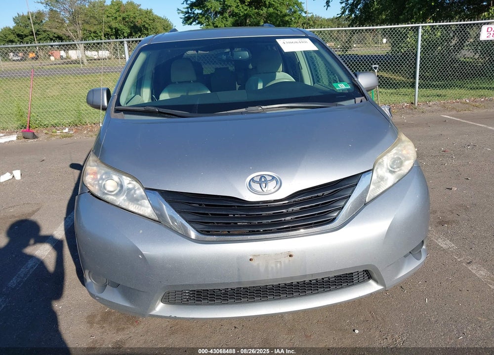 2011 TOYOTA SIENNA LE V6 VIN: 5TDKK3DC2BS090700