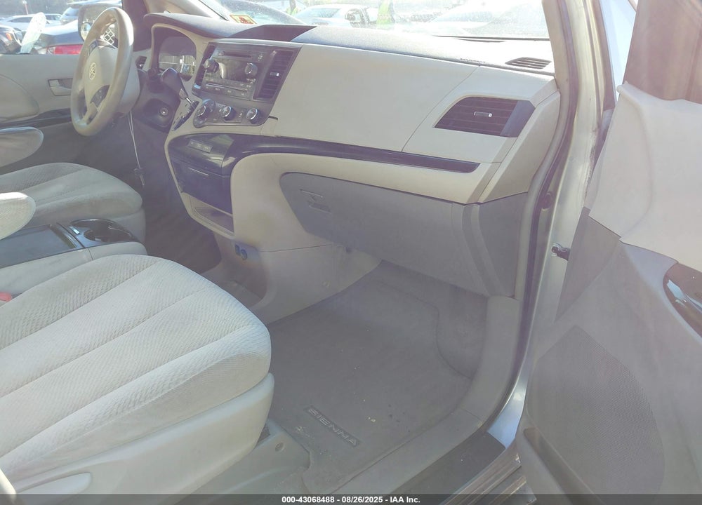 2011 TOYOTA SIENNA LE V6 VIN: 5TDKK3DC2BS090700