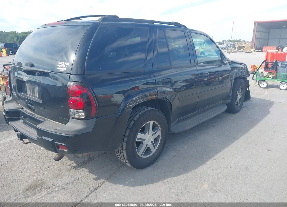2007 CHEVROLET TRAILBLAZER LS VIN: 1GNDT13S372180348