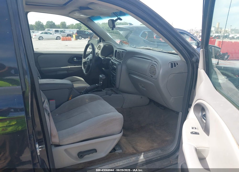 2007 CHEVROLET TRAILBLAZER LS VIN: 1GNDT13S372180348