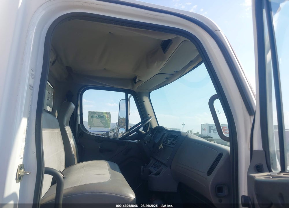 2005 FREIGHTLINER M2 106 MEDIUM DUTY VIN: 1FVACWDC35HU45557
