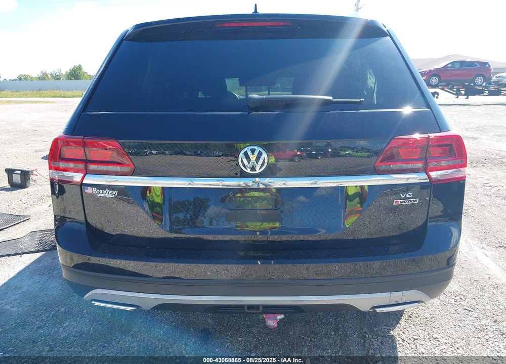 2019 VOLKSWAGEN ATLAS VIN: 1V2GR2CA9KC592695