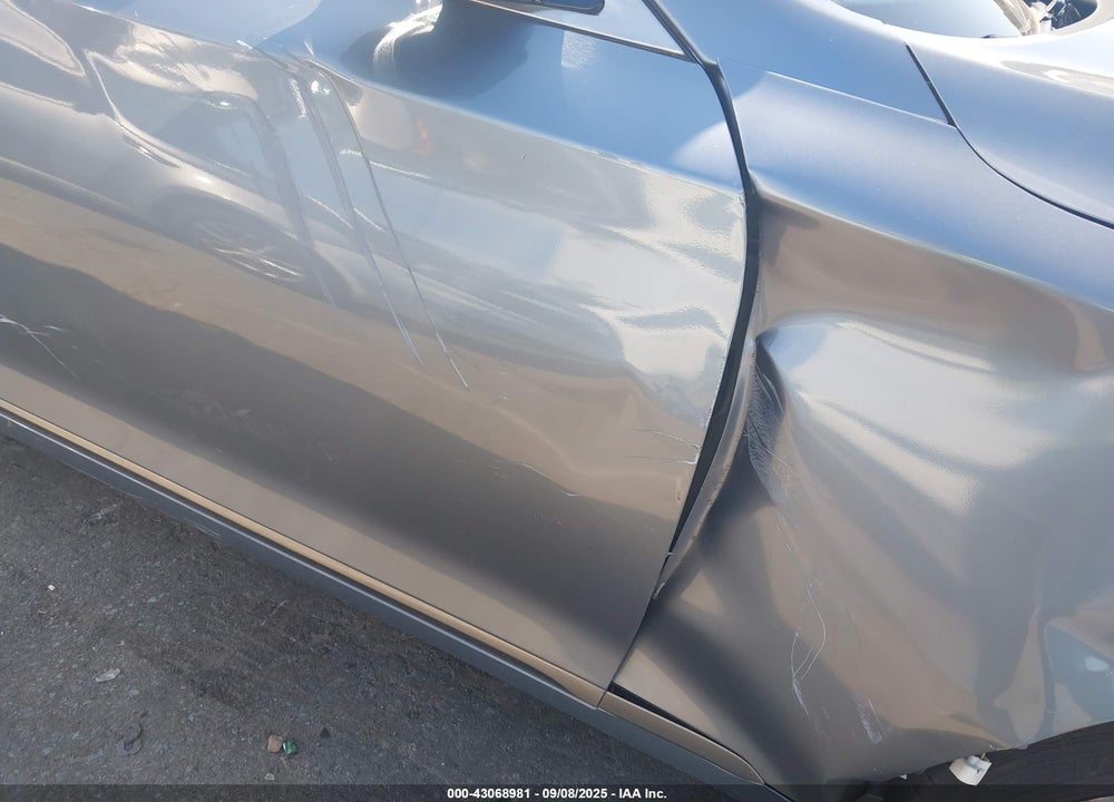 2017 GENESIS G80 VIN: KMHGN4JE6HU187780