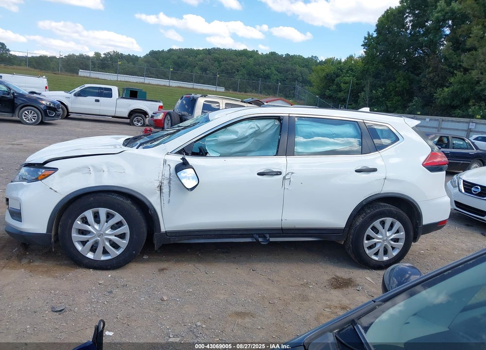 2017 NISSAN ROGUE VIN: JN8AT2MT5HW131529