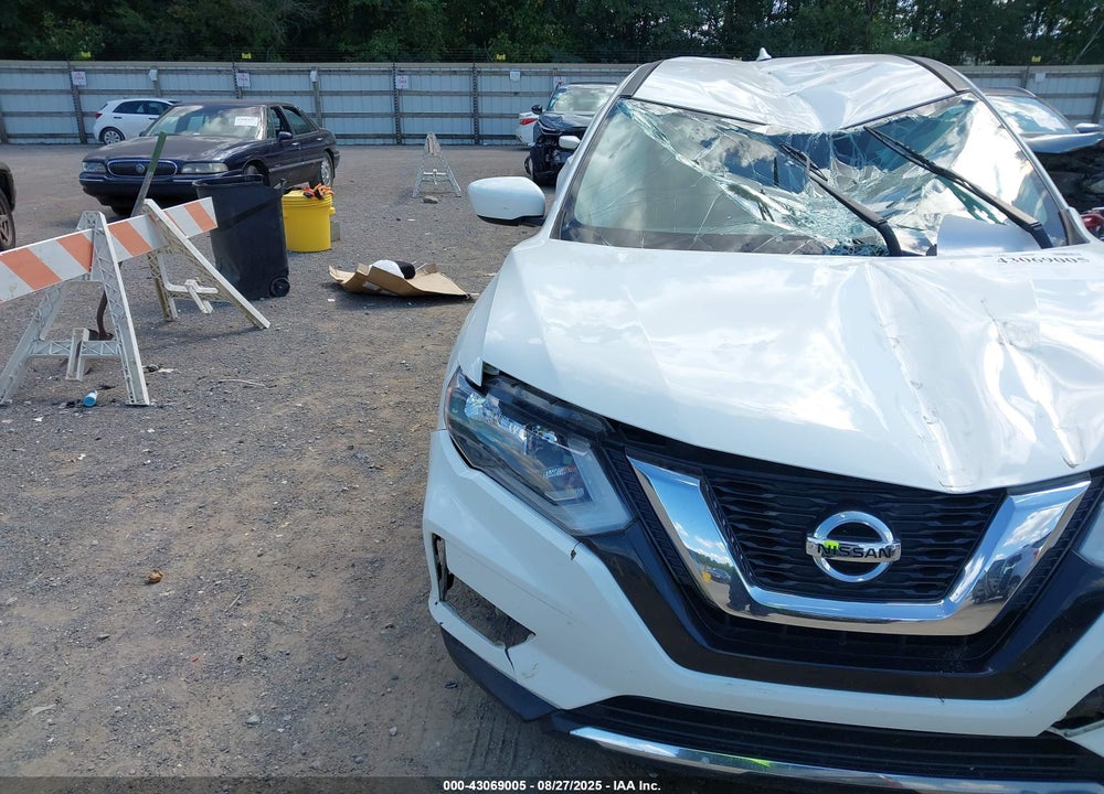 2017 NISSAN ROGUE VIN: JN8AT2MT5HW131529