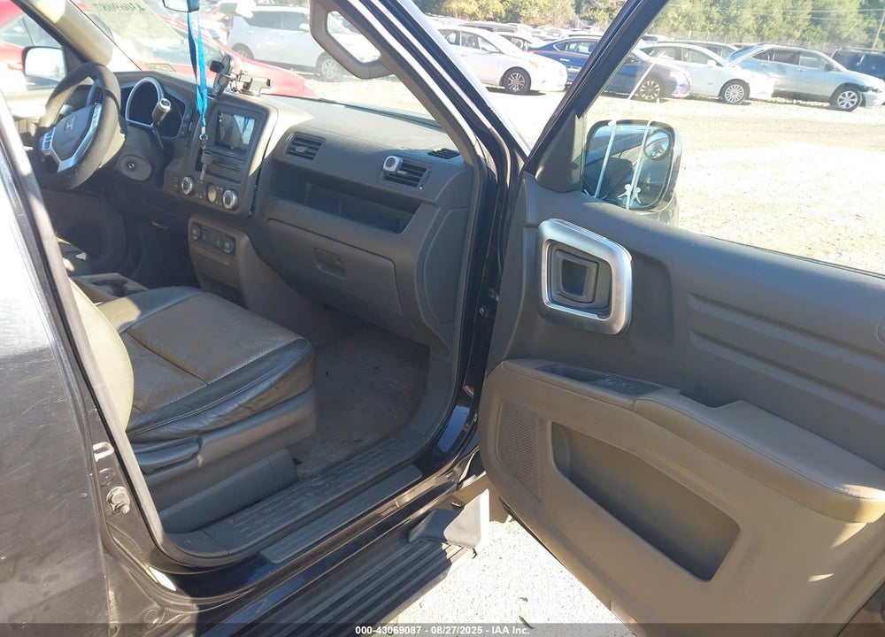 2006 HONDA RIDGELINE RTL VIN: 2HJYK16586H519027
