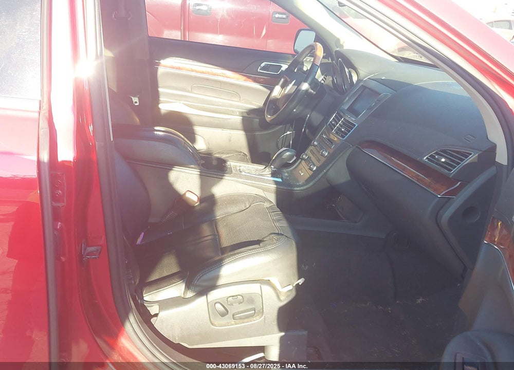 2010 LINCOLN MKT VIN: 2LMHJ5FR5ABJ11713