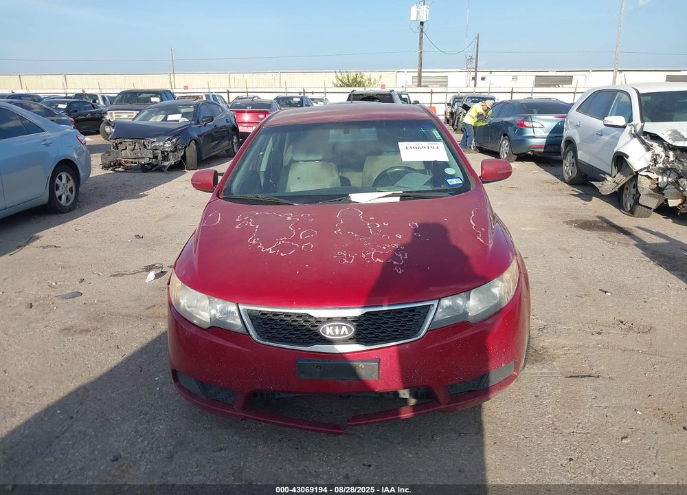 2011 KIA FORTE VIN: KNAFU4A26B5426252