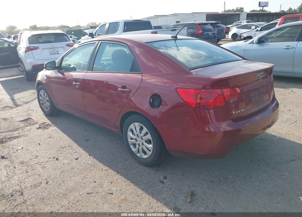 2011 KIA FORTE VIN: KNAFU4A26B5426252
