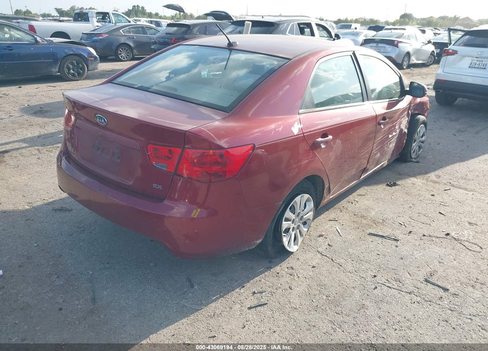 2011 KIA FORTE VIN: KNAFU4A26B5426252