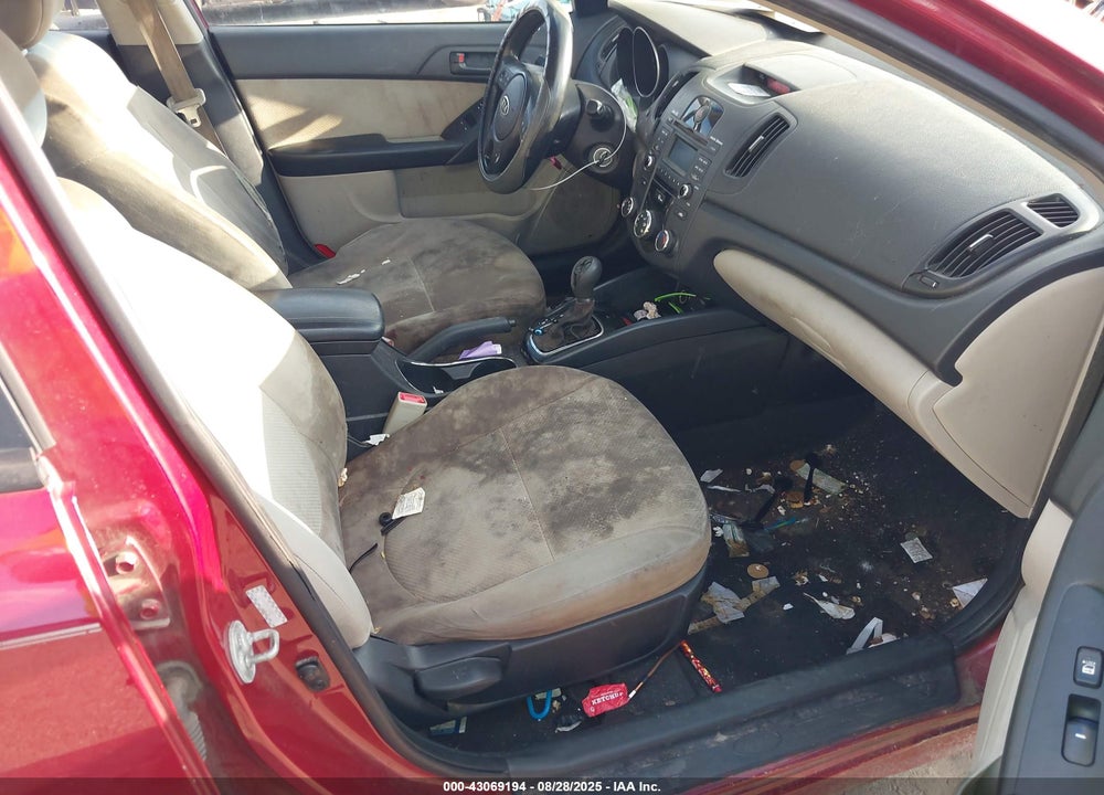 2011 KIA FORTE VIN: KNAFU4A26B5426252